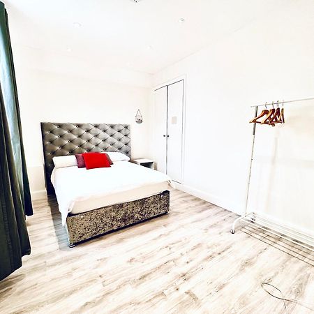 Harrow Apartments Londen Buitenkant foto