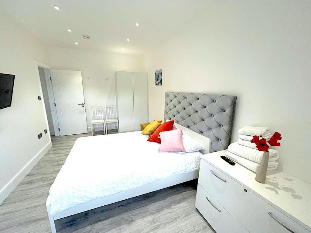 Harrow Apartments Londen Buitenkant foto