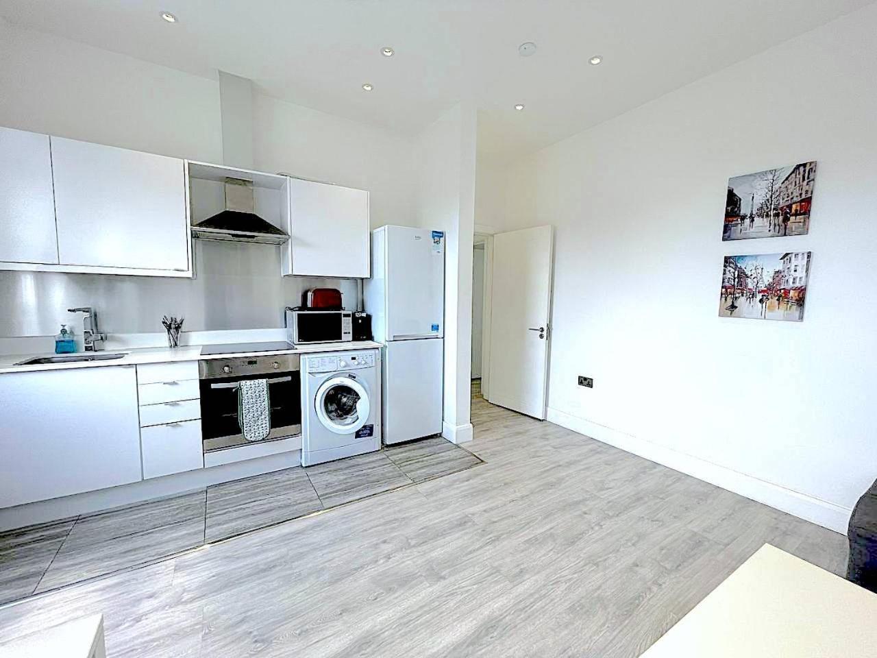 Harrow Apartments Londen Buitenkant foto